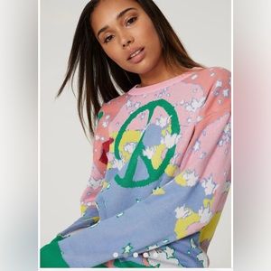 New Without Tag Nicole Miller
Universal Love Sweater size Small.